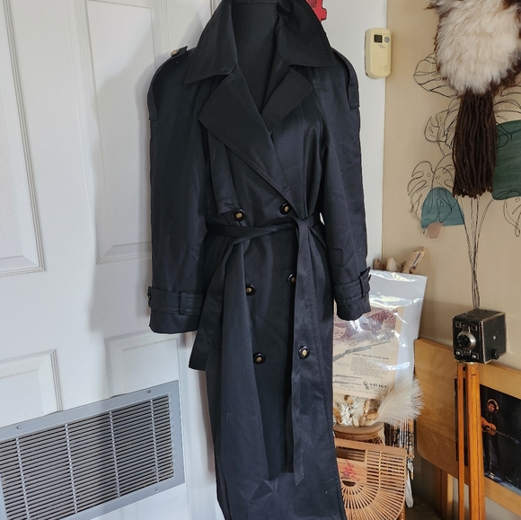 Black full-length vintage trench coat - Picture 5 of 6